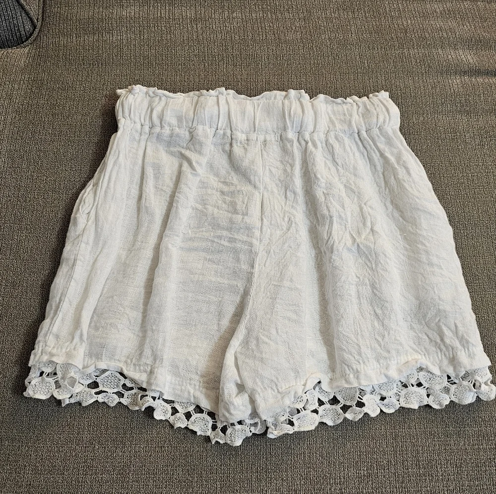 Valentina Naldi Linen Boho White Lace Trim High Rise Coastal Shorts Size 2 - Picture 6 of 6